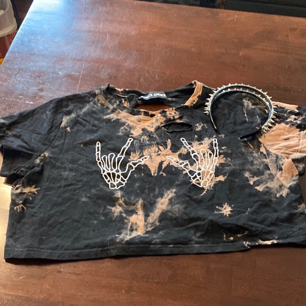 Black & Tan Tie-Dye Distressed Short Sleeve Cropped Graphic Tee 🤘🏼
